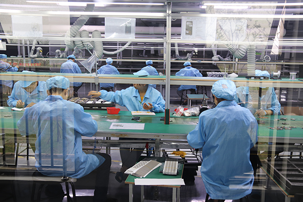 市政协秘书长童叔刚赴领歌智谷科技与宜宾纸业调研技术服务工作